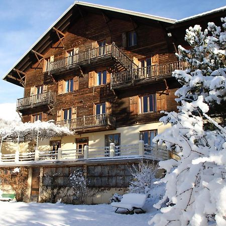 Le Vieux Chalet Bed & Breakfast Амбрюн Екстериор снимка