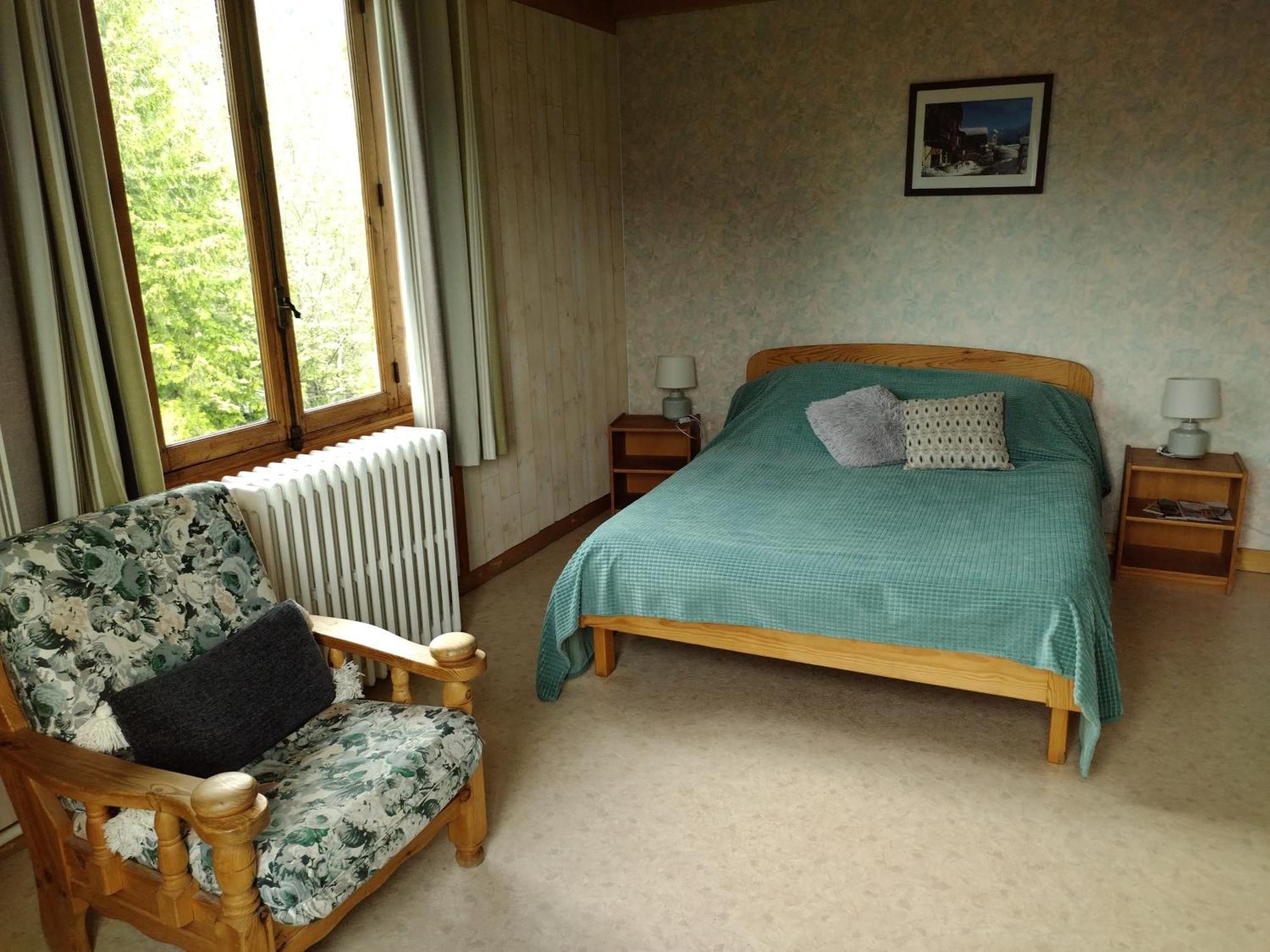 Le Vieux Chalet Bed & Breakfast Амбрюн Екстериор снимка