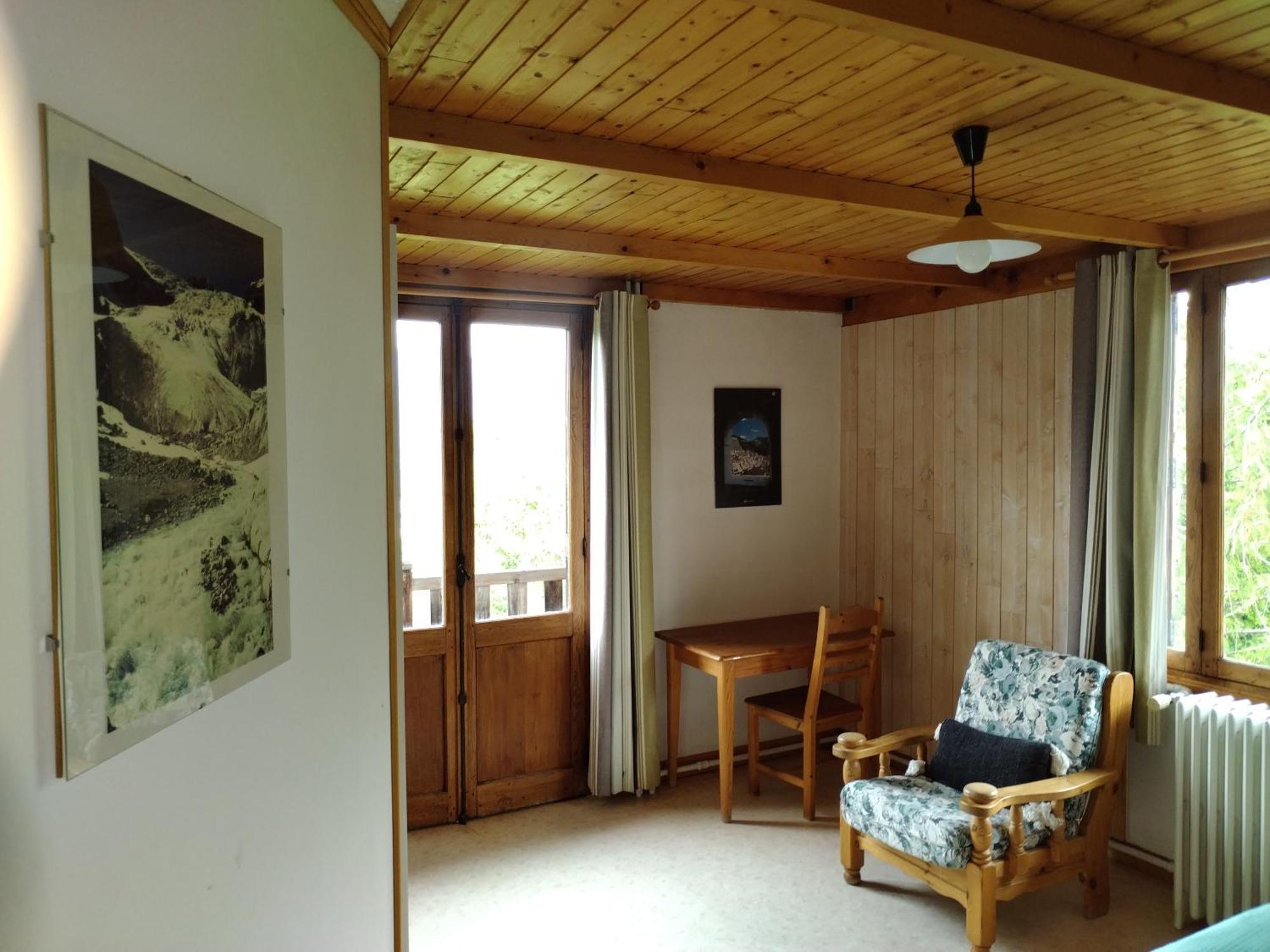 Le Vieux Chalet Bed & Breakfast Амбрюн Екстериор снимка