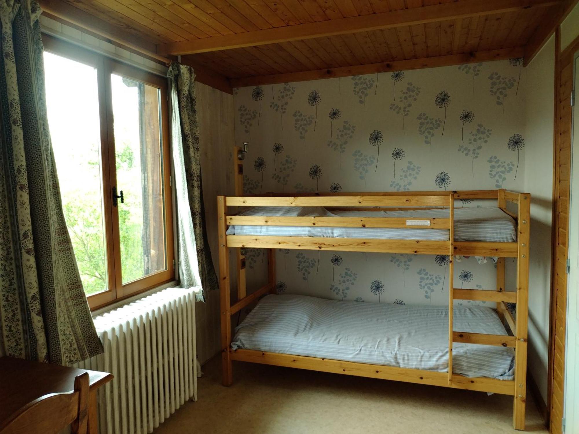 Le Vieux Chalet Bed & Breakfast Амбрюн Екстериор снимка